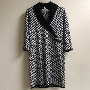 BRAND-NEW Black & White Sweater dress
